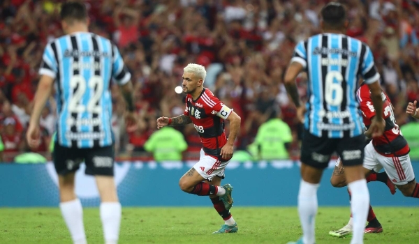 Jogando em casa, Flamengo elimina Grêmio e vai à final da Copa do Brasil