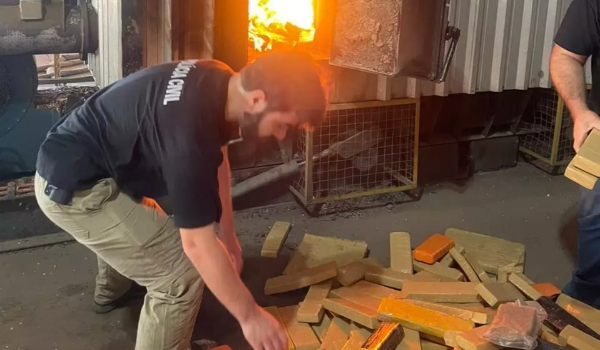 Para evitar resgate, polícia incinera 564 quilos de entorpecentes