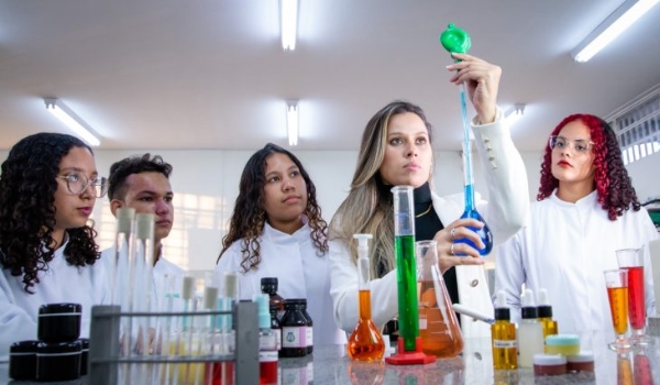 Alunos de escola estadual da Capital produzem ciência com incentivo da Fundect 