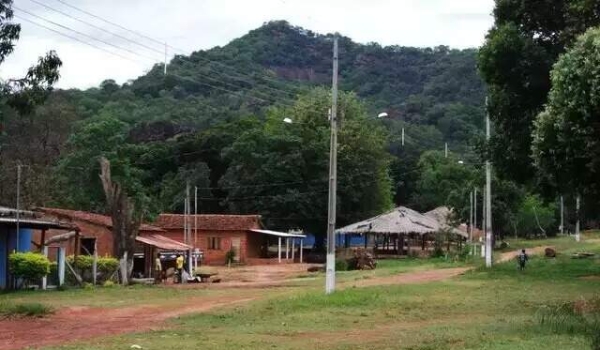 Ao defender a mãe de agressões, rapaz mata padrasto com golpes de facão