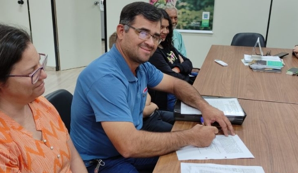 Famílias de Assentamento Santa Rita do Pardo recebem da Agraer as escrituras definitivas de seus lotes