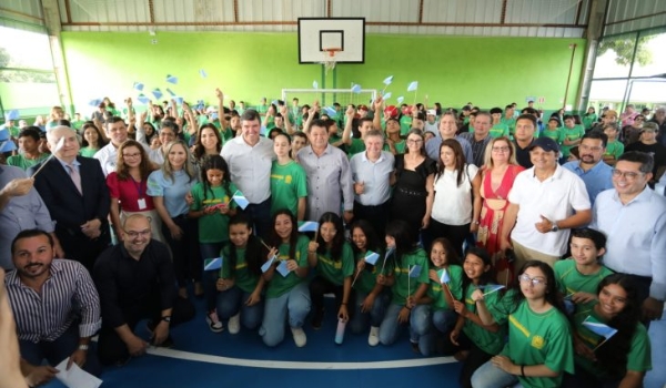 Governador entrega obras em Guia Lopes e Jardim e faz compromisso de reestruturar todas as escolas estaduais