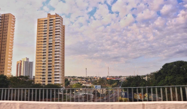 Sábado tem previsão de chuva com raios e queda de granizo em MS