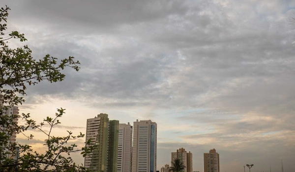 Feriado de será de calor de 39ºC com pancadas de chuva