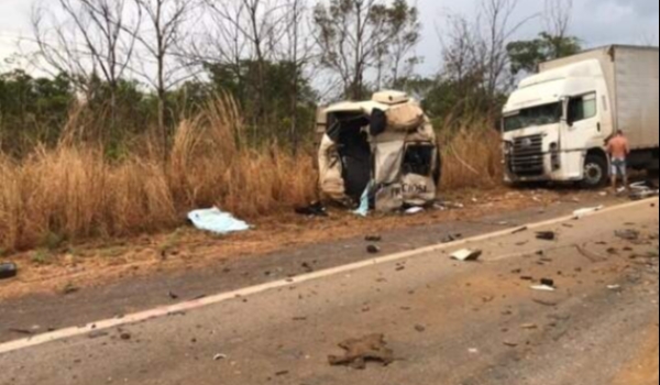 Caminhoneiro de MS morre em acidente que dividiu carreta ao meio em Mato Grosso