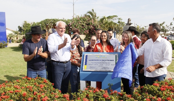 Neco Pagliosa e vereadores inauguram reforma da Praça Primeiro de Maio em Caracol