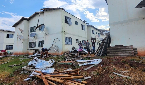 Destruição: vendaval em Corumbá destelhou 18 casas e deixou 13 desalojados