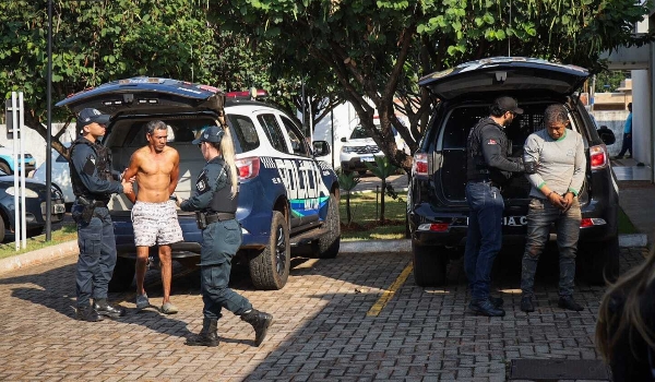 Suspeitos de violência doméstica, dois homens são presos em operação