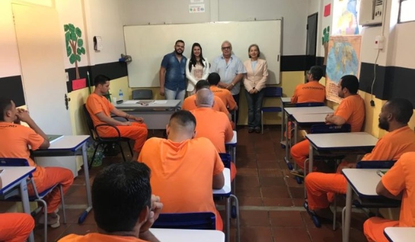 Profissão do momento, arte da barbearia é ensinada a detentos de Dourados e Nova Andradina