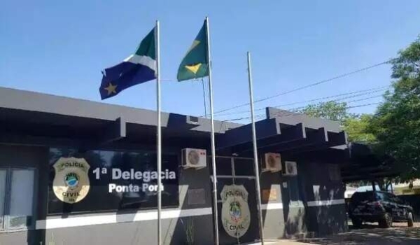 Motociclista bate em camionete, é arremessado e morre na rodovia