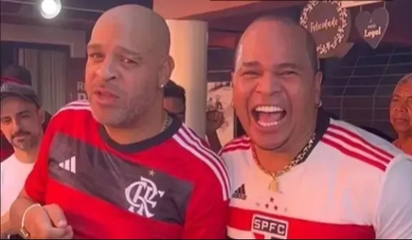 Adriano Imperador perde aposta e entrega taça da Copa do Brasil a Aloísio Chulapa