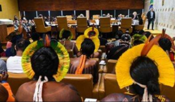 Indígenas festejam 9 X 2 que enterrou marco temporal