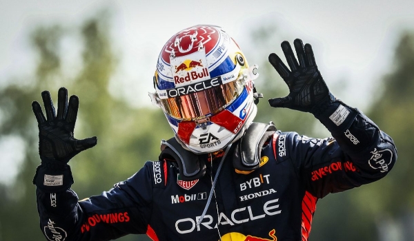 Em volta “poderosa”, Verstappen conquista a pole no GP do Japão de Fórmula 1