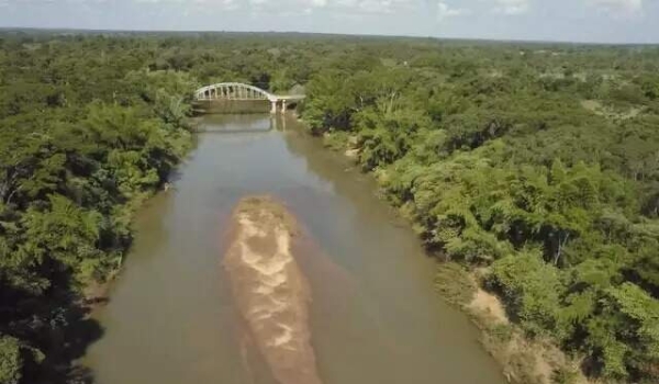 Bombeiros procuram por turista que desapareceu no Rio Miranda