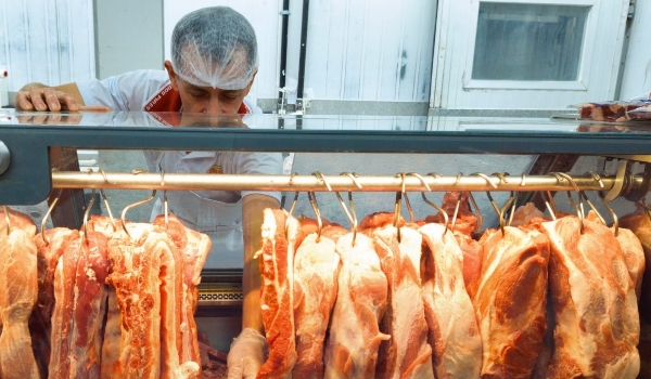 Nesta terça, mais de 2 mil vagas de emprego seguem abertas na Capital