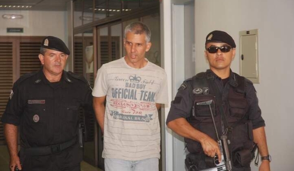 Assassino de arquiteta forja união estável para receber visita íntima