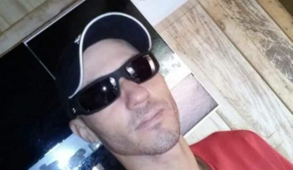 Em briga de bar, homem leva cinco tiros e morre a caminho de hospital