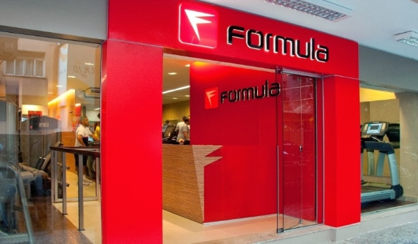 Idoso sofre parada cardíaca e morre em academia de shopping