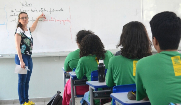Professor de MS vai ganhar salário de quase R$ 12 mil, o triplo do piso nacional