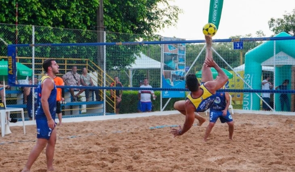 Superliga Brasil de Futevôlei realiza disputas finais neste domingo na Capital