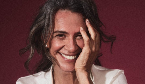 Domingo tem Simone no Parque das Nações Indígenas e Feira Bolívia