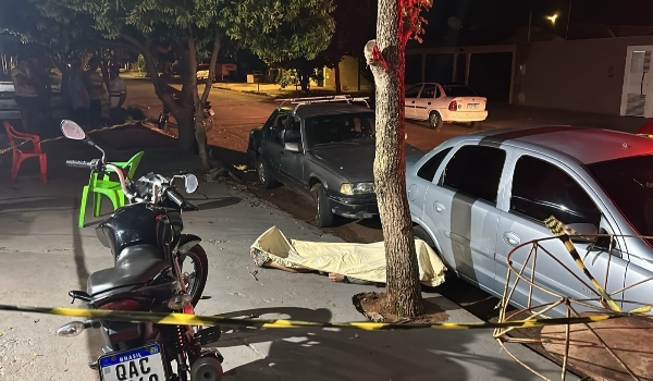 Homem morre baleado em frente de bar na Capital e atirador foge