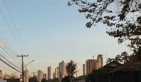 Sob forte calor, MS deve ter máximas acima dos 40ºC nesta terça