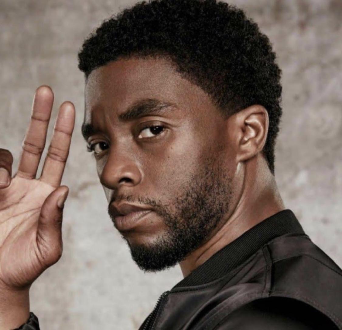 Chadwick Boseman, de 'Pantera Negra' morre aos 42 anos