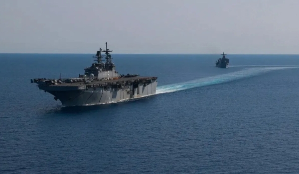 Marinha dos EUA segue para Israel e Pentágono fortalece postura militar na área