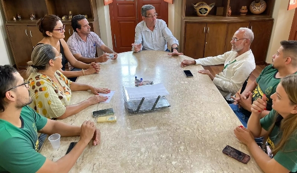 Prefeito Nelson Cintra recebe visita de técnico da Agehab