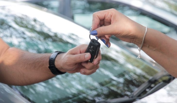 Não fazer alegação de venda pode gerar transtornos que vão de multas à responsabilização por acidentes