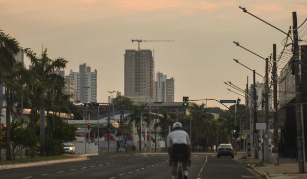 Previsão é de pancadas de chuva isoladas com calor de 42ºC em MS