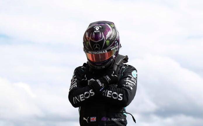 ‘Me sinto melhor do que nunca’, diz Hamilton após 89ª vitória na Fórmula 1