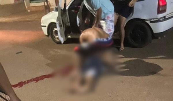 Homem atira três vezes e mata rapaz de 19 anos