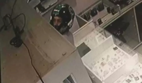 Morto durante roubo a relojoaria tinha 25 passagens de tráfico a latrocínio