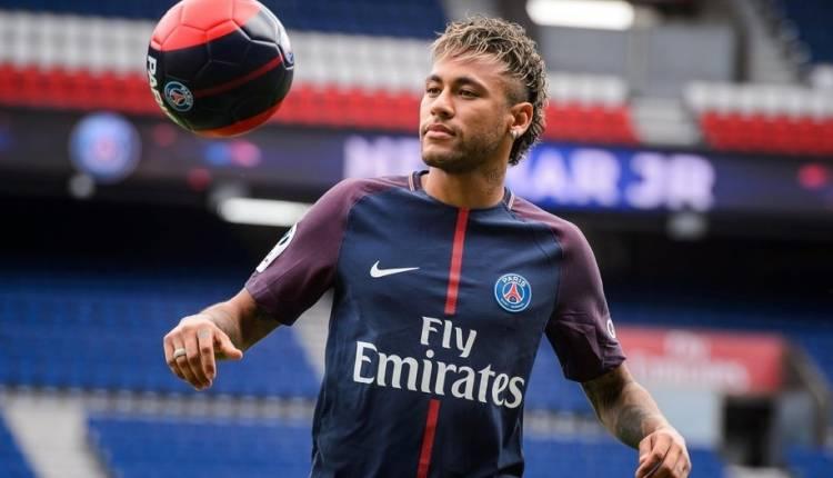 Neymar diz que seguirá no PSG