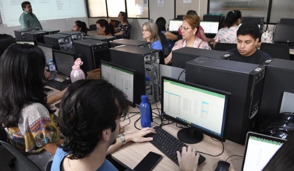 Para capacitar servidores de MS, Escolagov oferece mais de cem cursos, pós-graduação e mestrado