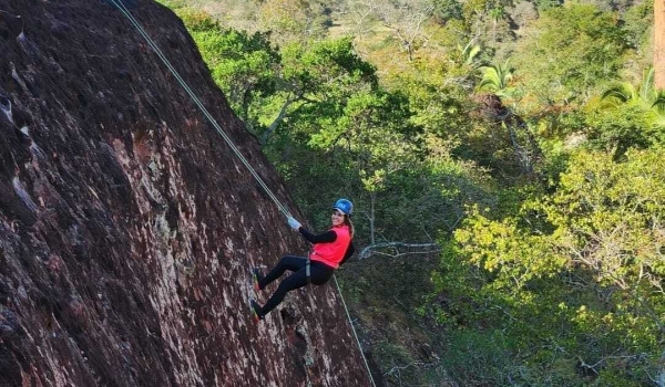 Amor por aventura virou projeto de vida com trilhas e rapel em MS
