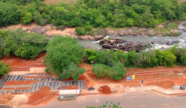 Obra de urbanização da Cachoeira dos Diamantes anima moradores e motiva comerciantes de Rochedo