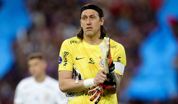 Cássio desabafa sobre pênalti do Corinthians contra o Santos: “Só o Daronco viu”