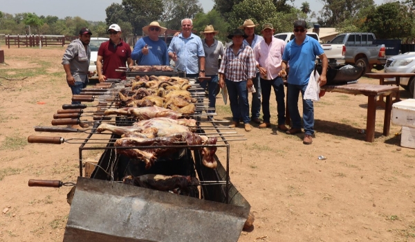 Prefeitura de Caracol homenageia servidores com uma grande festa