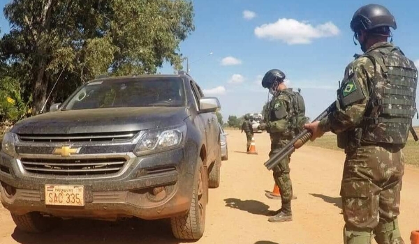 Lula coloca Exército na fronteira com o Paraguai