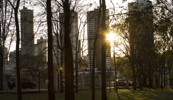 Avanço de frente fria ameniza temperaturas em Mato Grosso do Sul nesta sexta-feira
