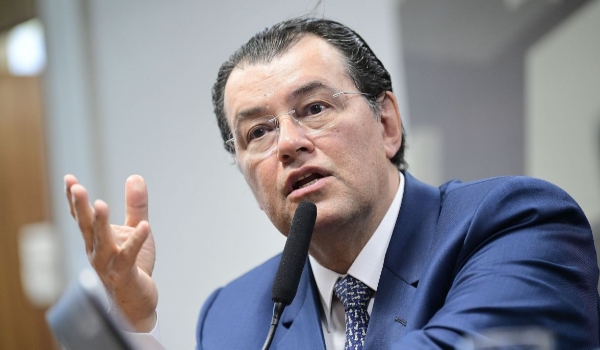 Com ajuste em exceções e regras federativas, relator apresenta reforma tributária que vai à CCJ