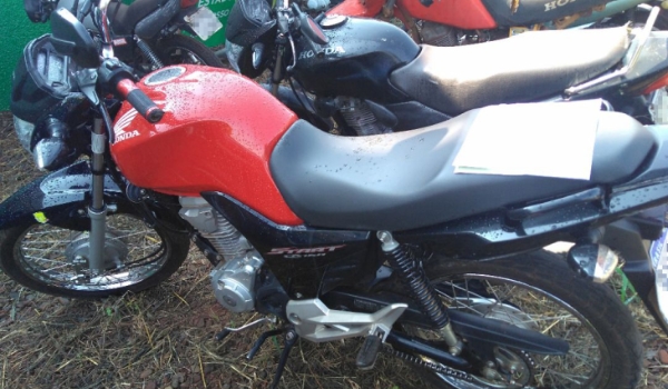 Detran abre leilão com lote que oferta Fiat Toro 2018 e Honda CG 2022