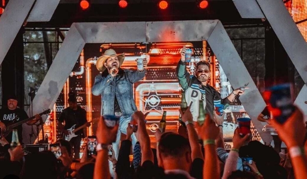 Prefere sertanejo? Naviraí é destino com Fernando e Sorocaba