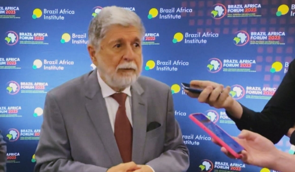 Em Paris, Amorim diz que guerra é resultado de falta de lar para os palestinos