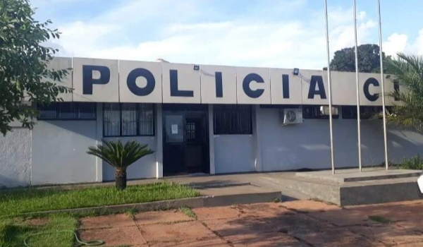 De carona, homem cai de trator, é atropelado e morre em estrada