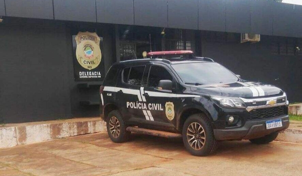 Após tomar cinco cervejas, dupla atira e mata dono de bar