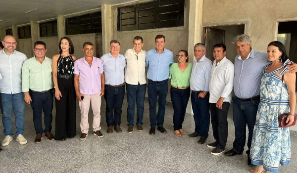 Governador Riedel visita Bela Vista, vistoria obras e concede entrevista à FM